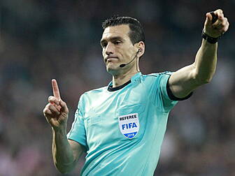 Barca make complaint over offi...